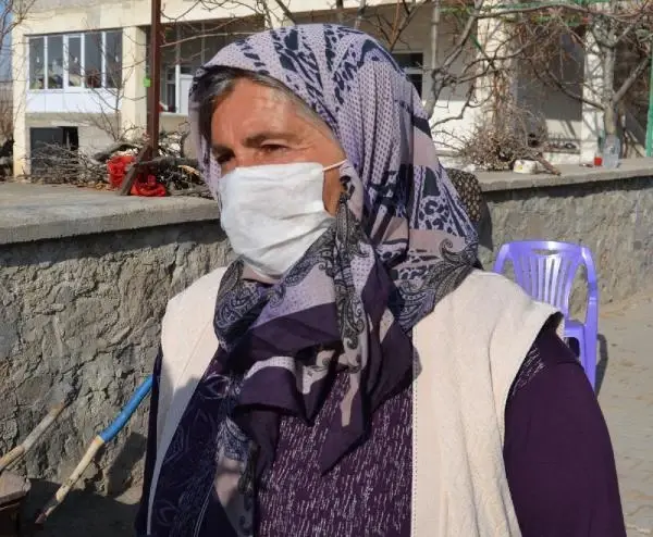 Trafik kazasında koyunları telef olan Şerife nineyi Aksaray Valiliği sevindirdi Trafik kazasında koyunları telef olan Şerife nineyi Aksaray Valiliği sevindirdi