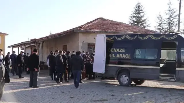 Son dakika haber! Ankara'da apartman garajında hayatını kaybeden gençlerden Burak Karakoç'un cenazesi toprağa verildi Son dakika haber! Ankara'da apartman garajında hayatını kaybeden gençlerden Burak Karakoç'un cenazesi toprağa verildi