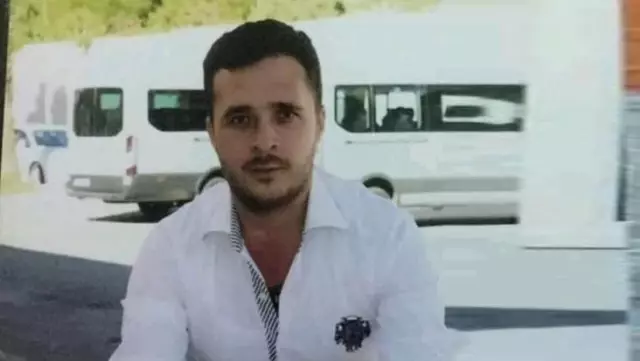 Arkadaşlar arasında çıkan alacak-verecek kavgasında 1 genç yaşamını yitirdi Arkadaşlar arasında çıkan alacak-verecek kavgasında 1 genç yaşamını yitirdi