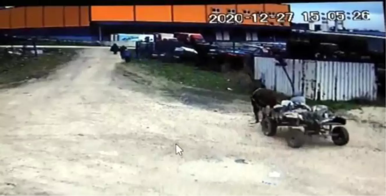 At arabasıyla 6 ton demir hırsızlığı kamerada