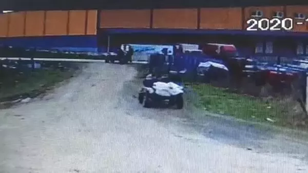 At arabasıyla 6 ton demir hırsızlığı kamerada