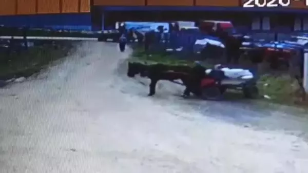 At arabasıyla 6 ton demir hırsızlığı kamerada