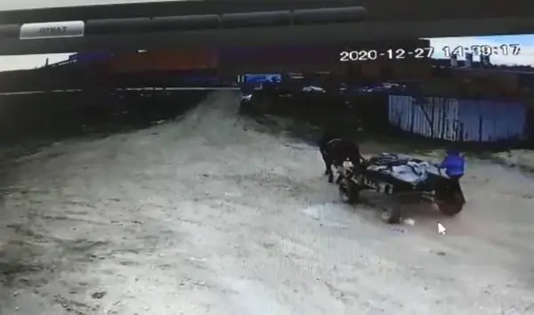 At arabasıyla 6 ton demir hırsızlığı kamerada