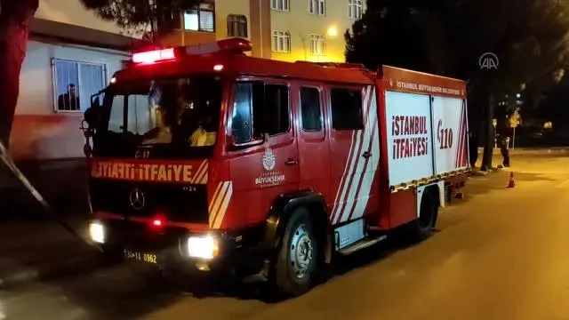 Bağcılar'da otomobil takla attı Bağcılar'da otomobil takla attı