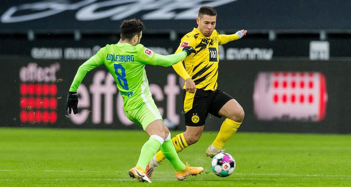 Borussia Dortmund sahasında Wolfsburg'u 2 golle geçti