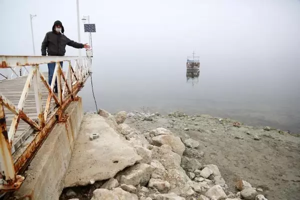 Son dakika haber! Burdur Gölü'nün suyu çekildi, iskele ortada kaldı Son dakika haber! Burdur Gölü'nün suyu çekildi, iskele ortada kaldı