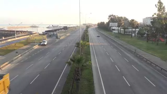 Cadde ve sokaklarda sessizlik hakim Cadde ve sokaklarda sessizlik hakim