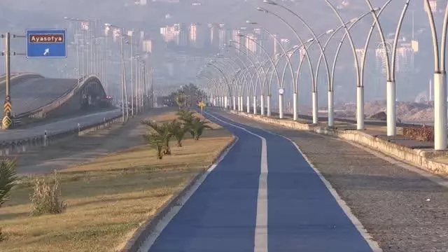 Cadde ve sokaklarda sessizlik hakim Cadde ve sokaklarda sessizlik hakim