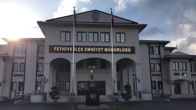 Fethiye'de görevi başında rahatsızlanan polis memuru hayatını kaybetti Fethiye'de görevi başında rahatsızlanan polis memuru hayatını kaybetti