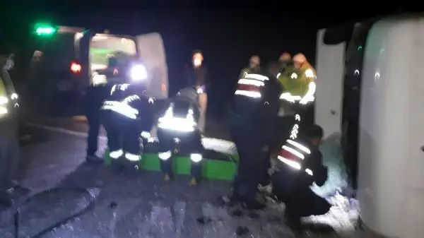 Son dakika haber! Geri dönüşüm malzemesi yüklü TIR devrildi, sürücü öldü Son dakika haber! Geri dönüşüm malzemesi yüklü TIR devrildi, sürücü öldü
