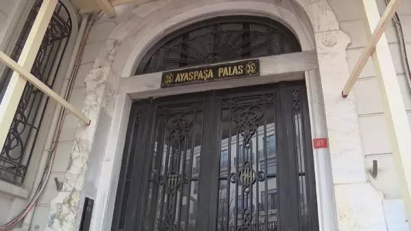 Tanizamat'ın ilk yazarlarından Şinasi'nin kayıp mezarı 150 yıl sonra bulundu Tanizamat'ın ilk yazarlarından Şinasi'nin kayıp mezarı 150 yıl sonra bulundu