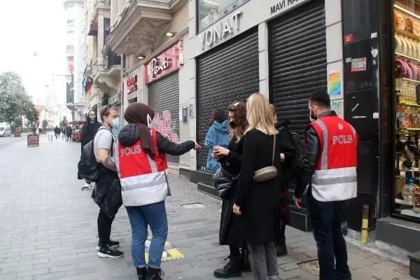 İstiklal Caddesi'nde sigara için turistlere ceza kesildi
