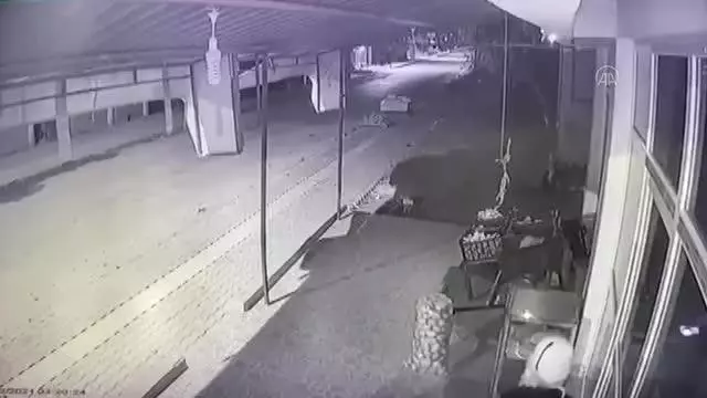Son dakika haberleri: Marketten hırsızlık güvenlik kamerasında Son dakika haberleri: Marketten hırsızlık güvenlik kamerasında