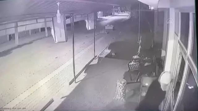 Son dakika haberleri: Marketten hırsızlık güvenlik kamerasında Son dakika haberleri: Marketten hırsızlık güvenlik kamerasında