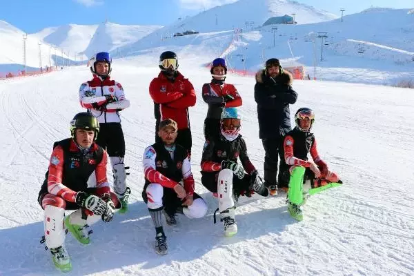 Palandöken'de kısıtlamada sadece milli sporcular kayabildi Palandöken'de kısıtlamada sadece milli sporcular kayabildi