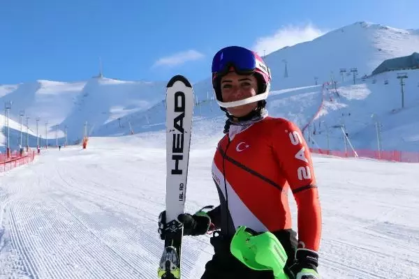 Palandöken'de kısıtlamada sadece milli sporcular kayabildi Palandöken'de kısıtlamada sadece milli sporcular kayabildi