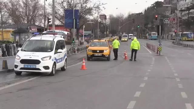 Son dakika haberleri! Pazar gününe sakin uyandı - Eminönü ve Galata Köprüsü Son dakika haberleri! Pazar gününe sakin uyandı - Eminönü ve Galata Köprüsü