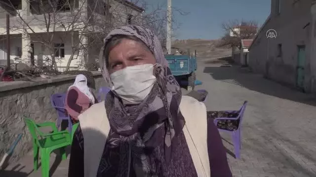 Trafik kazasında koyunları telef olan Şerife nineyi Aksaray Valiliği sevindirdi Trafik kazasında koyunları telef olan Şerife nineyi Aksaray Valiliği sevindirdi