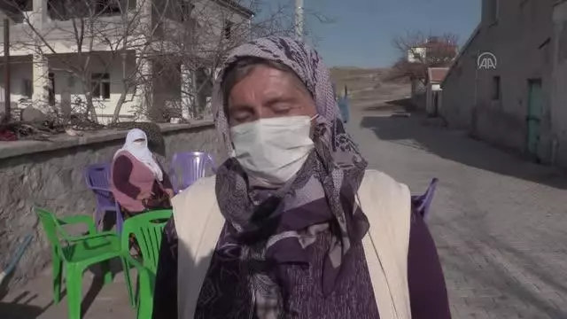 Trafik kazasında koyunları telef olan Şerife nineyi Aksaray Valiliği sevindirdi Trafik kazasında koyunları telef olan Şerife nineyi Aksaray Valiliği sevindirdi