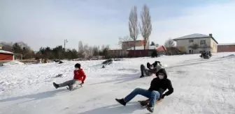 Ardahanlı çocukların kızak keyfi