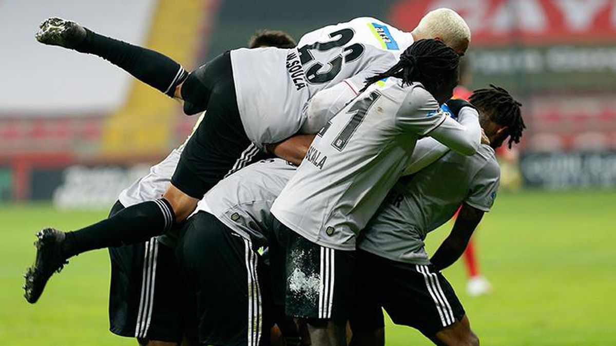 Beşiktaş, Süper Lig'de 81 hafta sonra liderliği elde etti