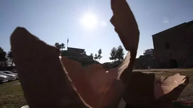DİYARBAKIR - Amida Höyük'teki kazıyla tarihe ışık tutuluyor DİYARBAKIR - Amida Höyük'teki kazıyla tarihe ışık tutuluyor