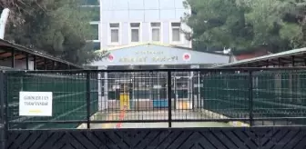 Diyarbakır'da derslerde PKK propagandası yapan öğretmen gözaltına alındı