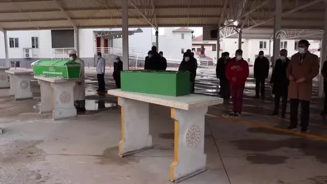 Son dakika haberleri... GAZİANTEP - Sobadan sızan gazdan zehirlenen anne ve bebeği hayatını kaybetti Son dakika haberleri... GAZİANTEP - Sobadan sızan gazdan zehirlenen anne ve bebeği hayatını kaybetti