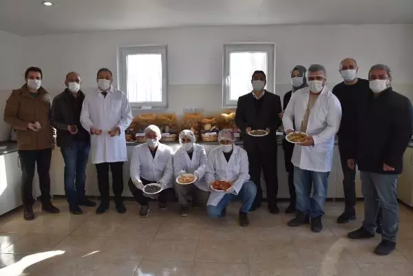Niğde'de 10 renkte cipslik patates üretildi Niğde'de 10 renkte cipslik patates üretildi
