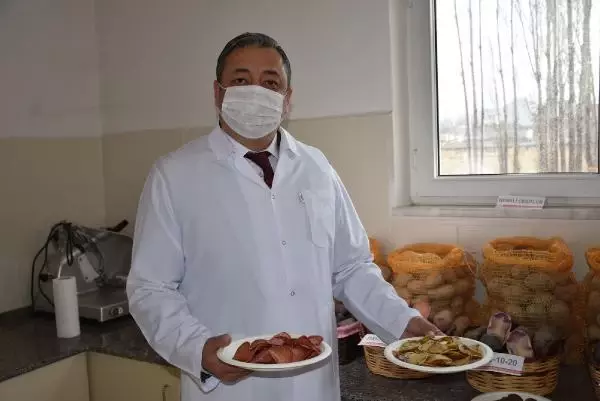 Niğde'de 10 renkte cipslik patates üretildi Niğde'de 10 renkte cipslik patates üretildi