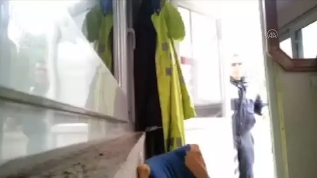 Şehit Fethi Sekin kendisini korkutmak için yapılan şakaya gülerek karşılık vermiş Şehit Fethi Sekin kendisini korkutmak için yapılan şakaya gülerek karşılık vermiş