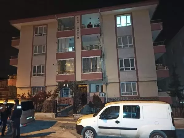 Sevgilisi tarafından göğsünden vurulan kadın hayatını kaybetti Sevgilisi tarafından göğsünden vurulan kadın hayatını kaybetti