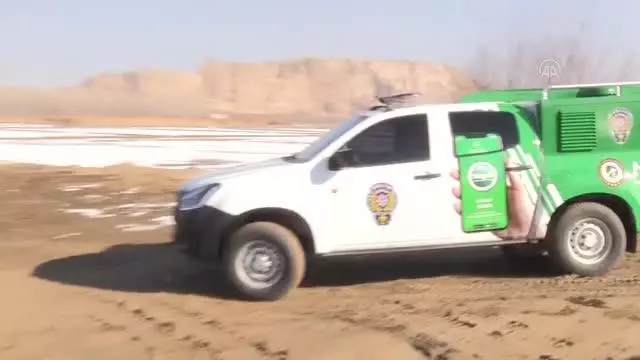 Van polisi 'can dostlar' için mesaide Van polisi 'can dostlar' için mesaide