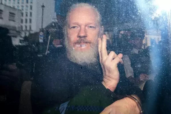 İngiltere, WikiLeaks'in kurucusu Assange'ın ABD'ye iadesi talebini reddetti İngiltere, WikiLeaks'in kurucusu Assange'ın ABD'ye iadesi talebini reddetti