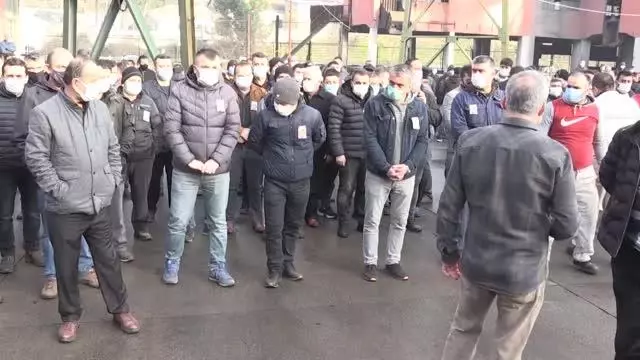 ZONGULDAK - Kansere yenilen GMİS Genel Sekreteri Kolçak için Zonguldak'ta evlendiği kuyu başında cenaze töreni düzenlendi ZONGULDAK - Kansere yenilen GMİS Genel Sekreteri Kolçak için Zonguldak'ta evlendiği kuyu başında cenaze töreni düzenlendi