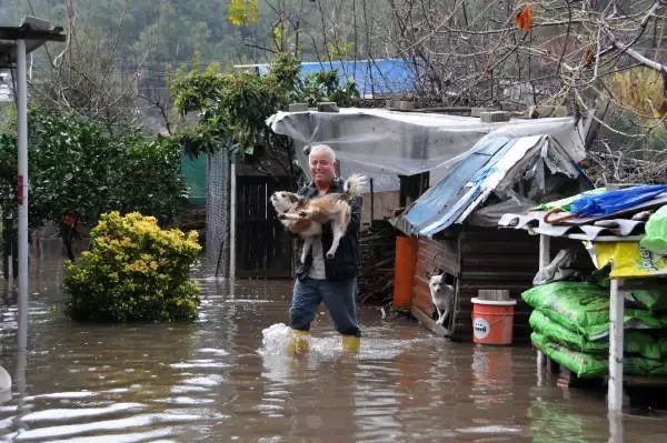 Antalya'da sağanak etkili oldu