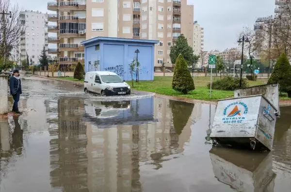 Antalya'da sağanak etkili oldu (2) Antalya'da sağanak etkili oldu (2)