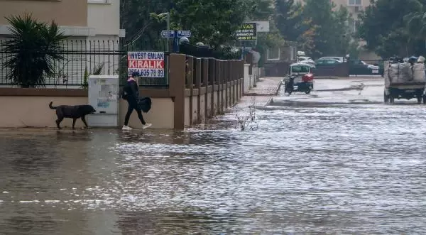 Antalya'da sağanak etkili oldu (2) Antalya'da sağanak etkili oldu (2)
