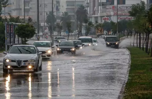 Antalya'da sağanak etkili oldu (2) Antalya'da sağanak etkili oldu (2)