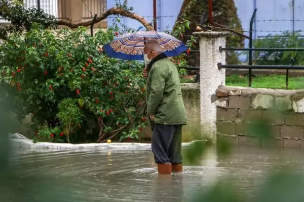 Antalya'da sağanak etkili oldu (2) Antalya'da sağanak etkili oldu (2)