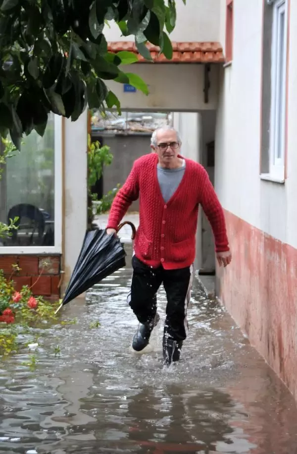 Antalya'da sağanak etkili oldu