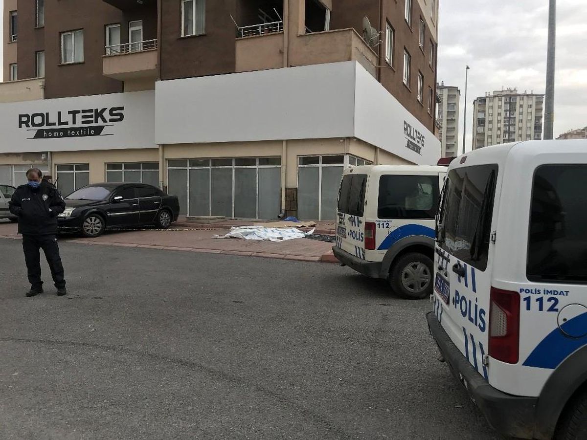 41 yaşındaki vatandaş, yedinci kattan atlayarak yaşamına son verdi