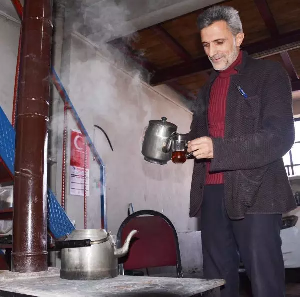 Son dakika haberleri... 'Çay şekerli mi içilir, şekersiz mi' tartışmasına Dadaşlar 'kıtlama' dedi Son dakika haberleri... 'Çay şekerli mi içilir, şekersiz mi' tartışmasına Dadaşlar 'kıtlama' dedi