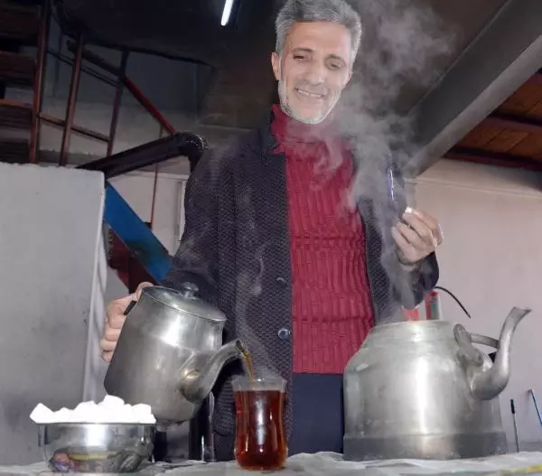 Son dakika haberleri... 'Çay şekerli mi içilir, şekersiz mi' tartışmasına Dadaşlar 'kıtlama' dedi Son dakika haberleri... 'Çay şekerli mi içilir, şekersiz mi' tartışmasına Dadaşlar 'kıtlama' dedi
