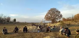 Eskişehir'de kaçak define kazısı yapan 15 kişiye suçüstü