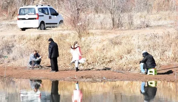 Kısıtlamadan çıkan amatör balıkçılar, Kızılırmak'a koştu Kısıtlamadan çıkan amatör balıkçılar, Kızılırmak'a koştu