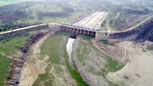 Kuraklık yaşanan Edirne'nin 5-6 aylık içme suyu kaldı Kuraklık yaşanan Edirne'nin 5-6 aylık içme suyu kaldı