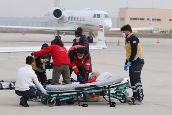 Prof. Dr. Mehmet İlhan Başgöz, ambulans uçakla ABD'den Türkiye'ye getirildi