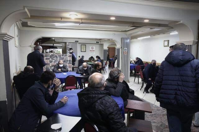 Tadilat süsü verdikleri dükkana Tadilat süsü verdikleri dükkana