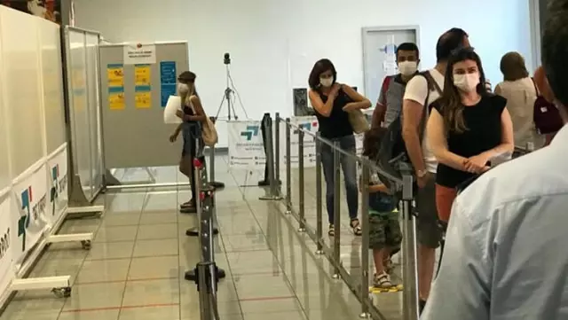30 Haziran'dan sonra eski kimliklerle KKTC'ye gidilemeyecek 30 Haziran'dan sonra eski kimliklerle KKTC'ye gidilemeyecek